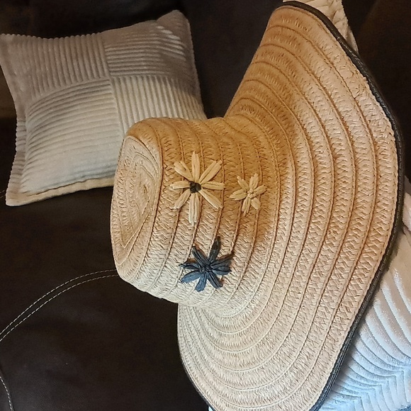 Stylish Boho Tan Floppy Straw Raffia Hat with Floral Accents Packable - Picture 8 of 8